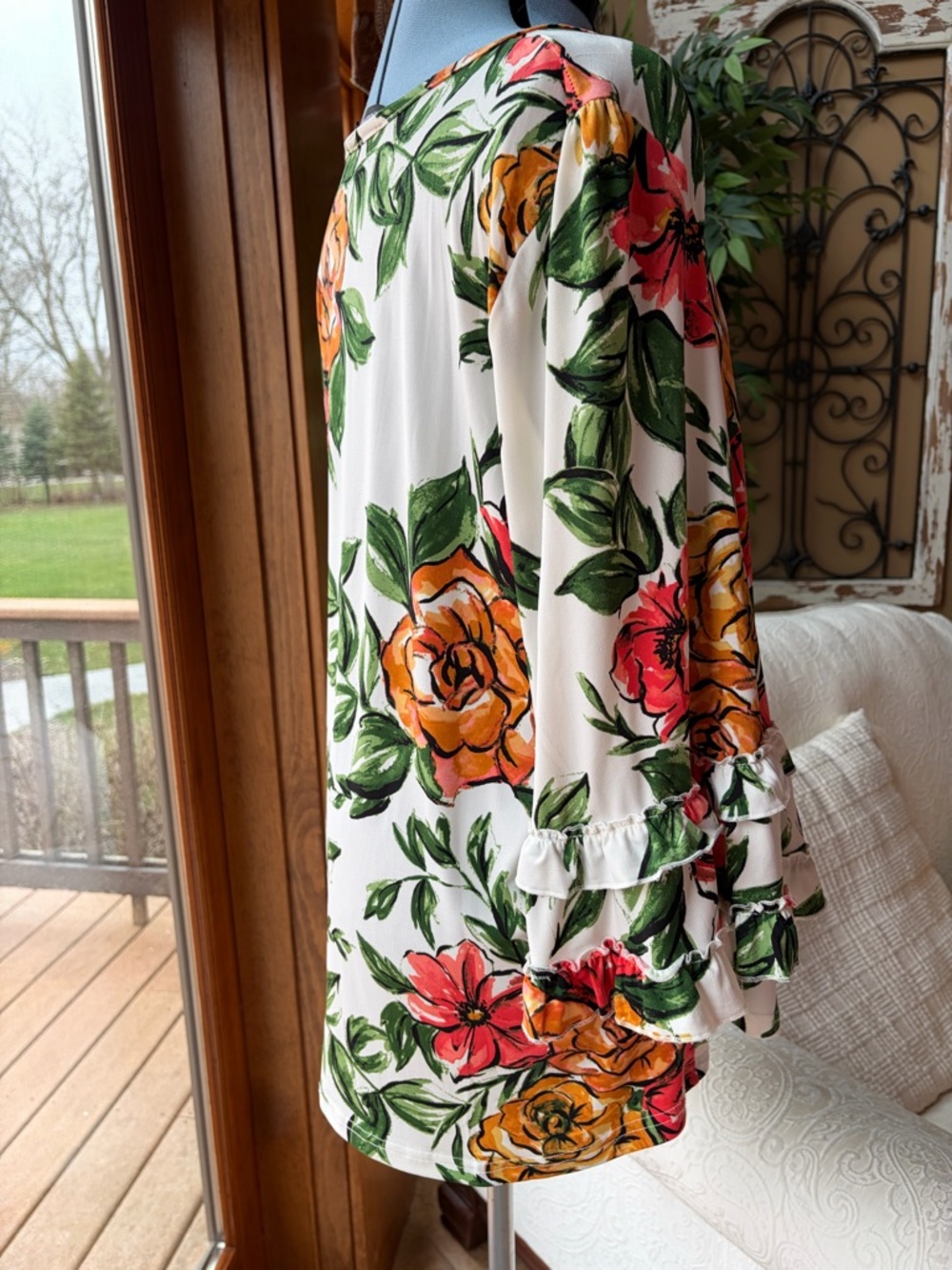Nina Leonard Sz 1X White Floral Tunic Bell Shaped Tiered Ruffle Sleeves Casual - Picture 3 of 8